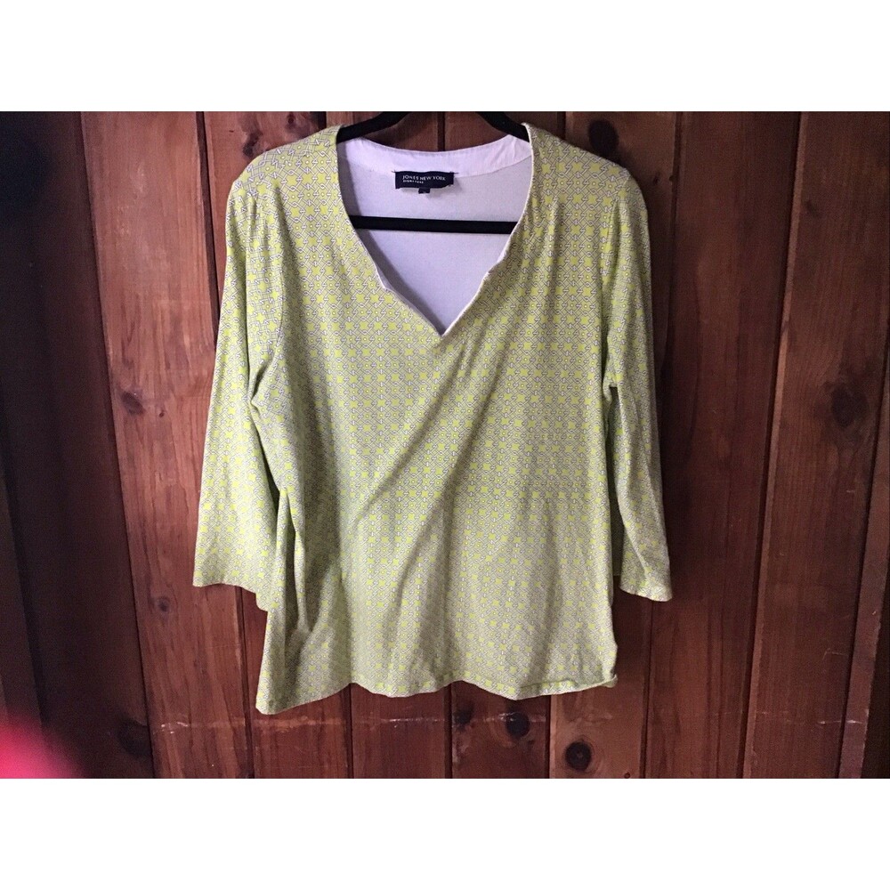 Jones New York Top Size XL  Green Geometric Print 3/4 Sleeve V Neck